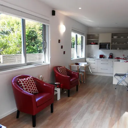 Oneroa Secret Garden Apartments Room photo